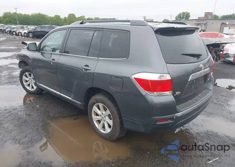 2012 Toyota Highlander Base V6 z USA, uszkodzony, nr VIN 5TDBK3EH4CS123918